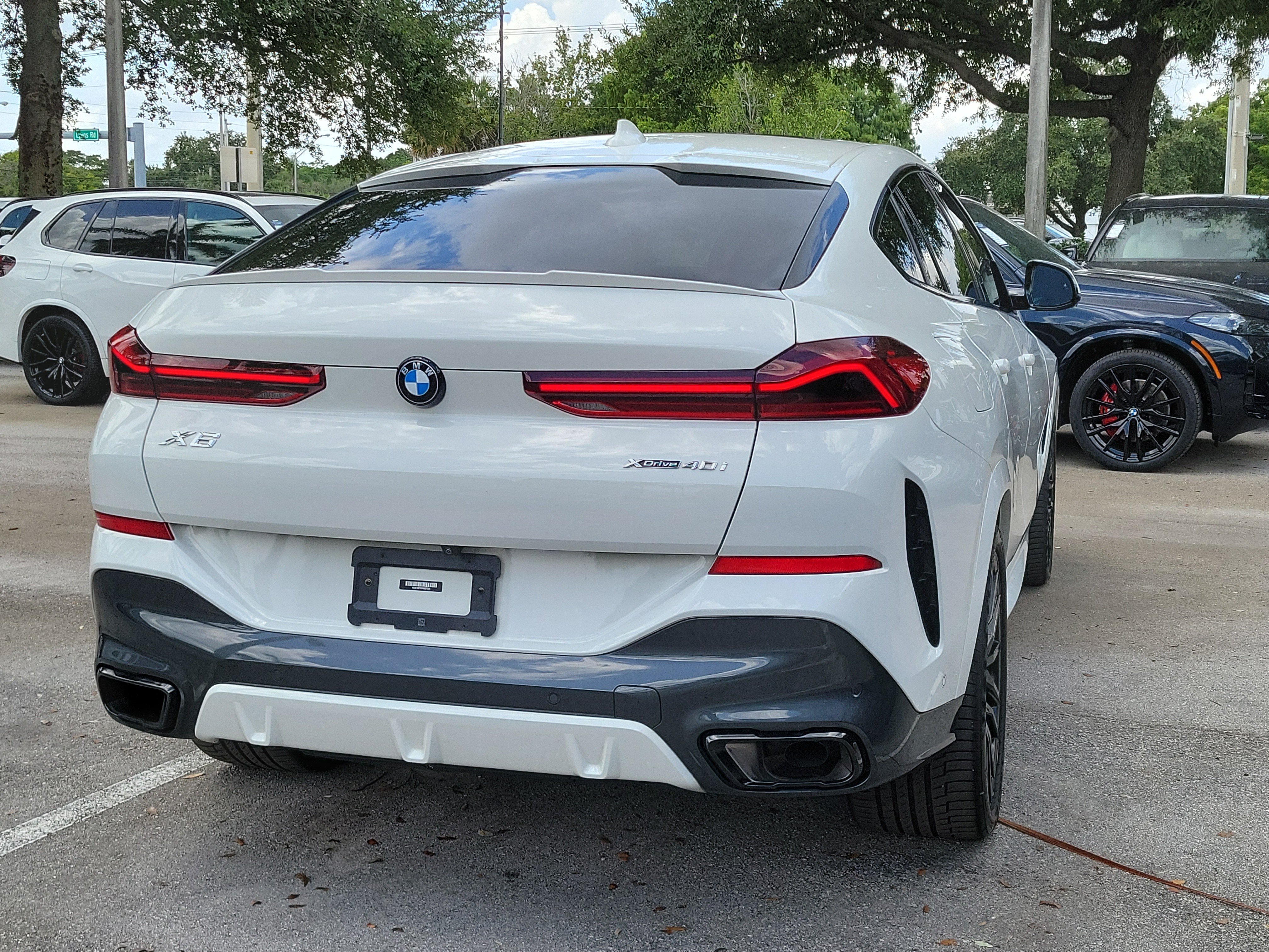 Used 2023 Alpine White BMW xDrive40i image 4