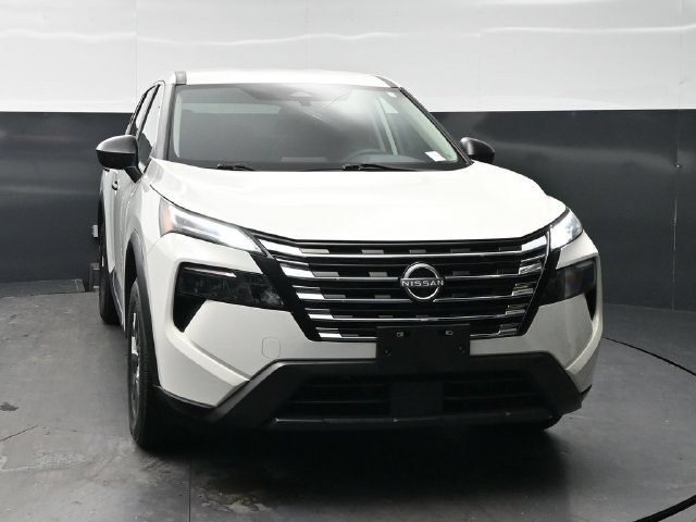 Used 2024 Glacier White Nissan S image 2