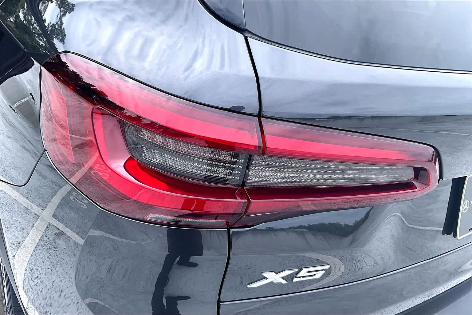 Used 2023 Dark Graphite Metallic BMW xDrive45e image 29