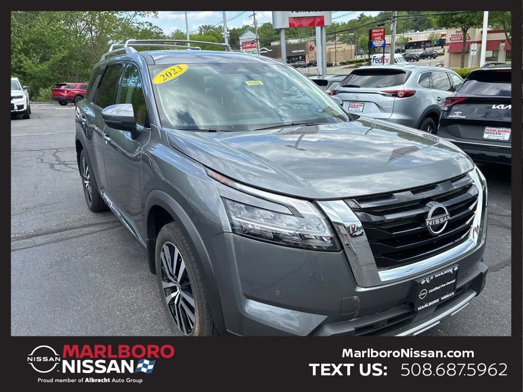 2023 Nissan Pathfinder Platinum 4WD's photo
