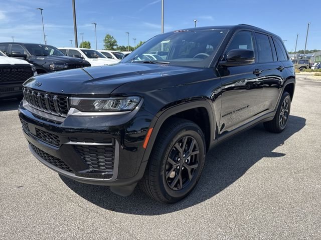 New 2026 Black Jeep Altitude image 3