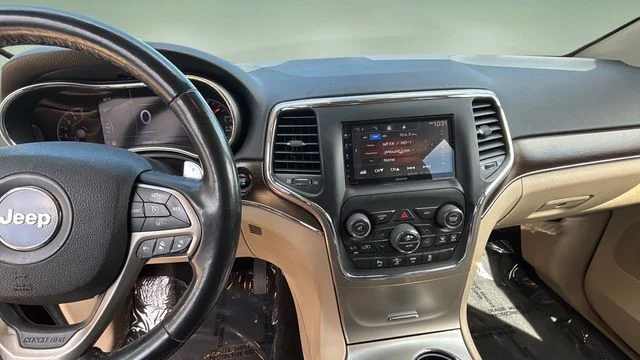 Used 2015 Black Jeep Limited image 11