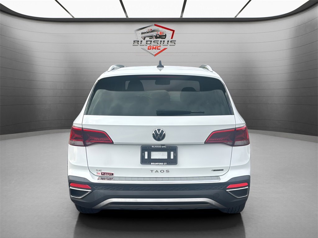 2022 Volkswagen Taos SE photo 4