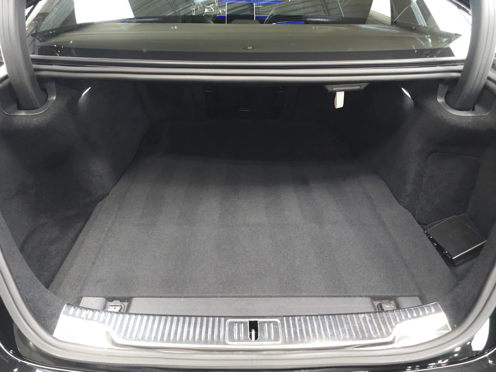 Used 2023 Black Mercedes-Benz S 580e image 34