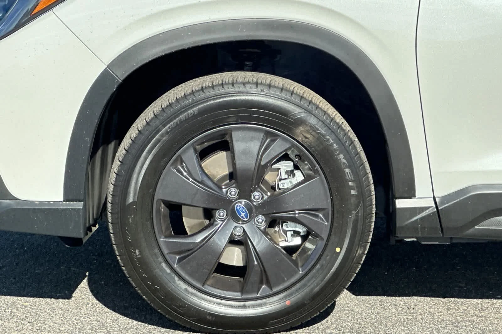 New 2026 CRYSTAL WHITE PEARL Subaru Premium 7-Passenger image 25