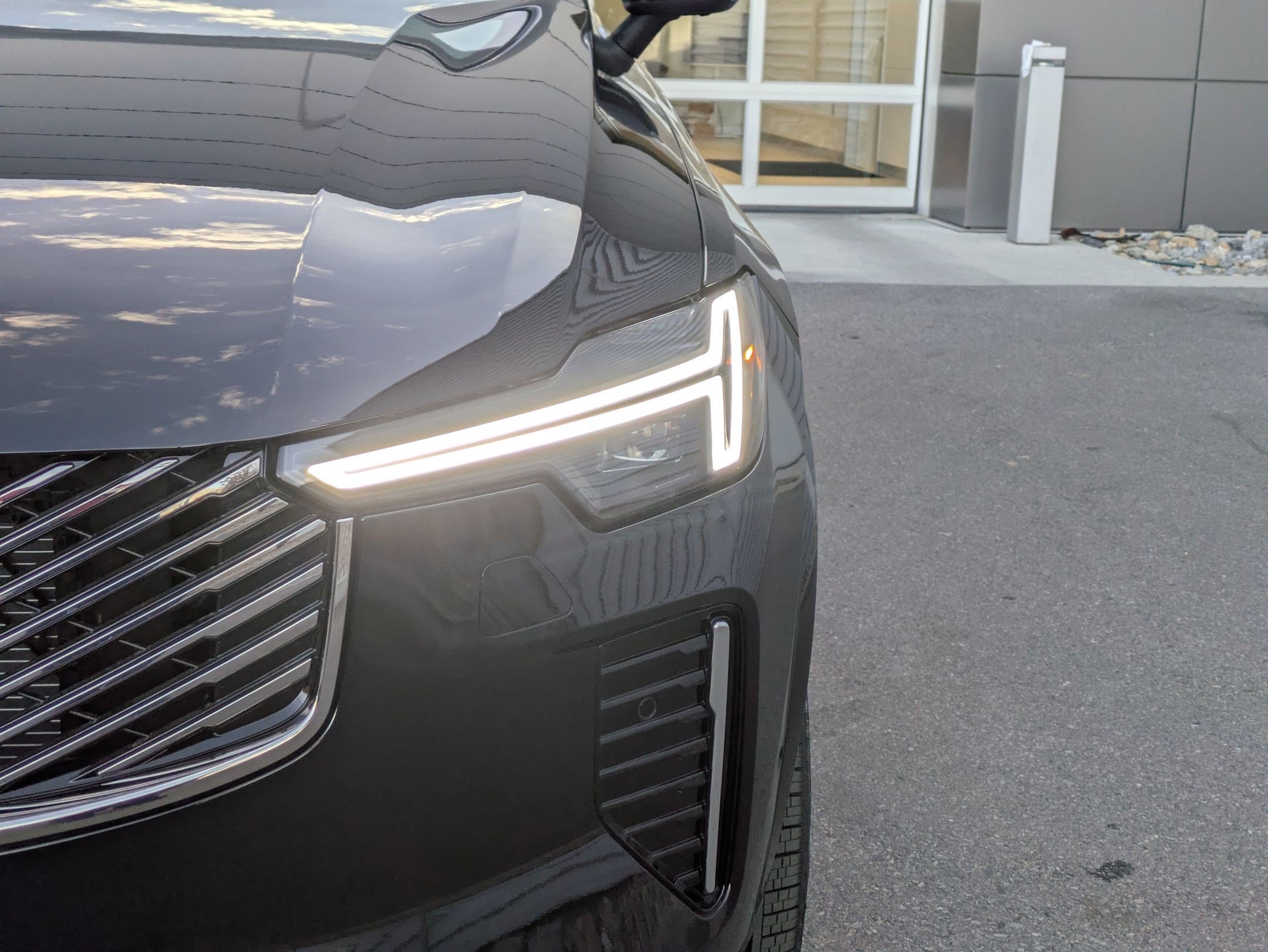 New 2026 Onyx Black Metallic Volvo Plus image 10