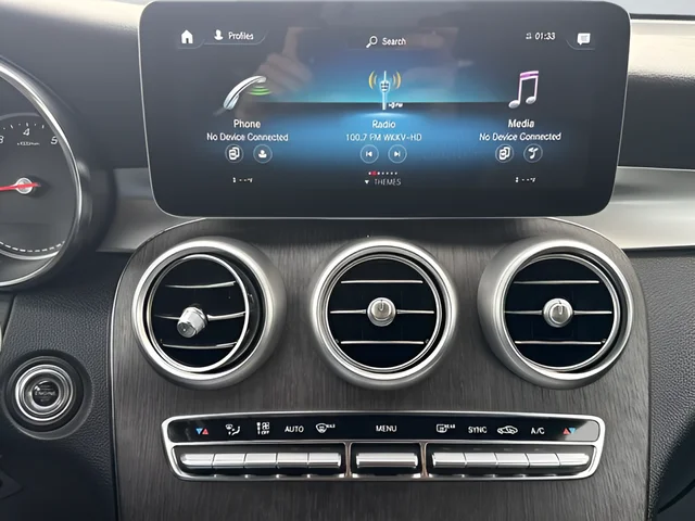 Used 2022 Gray Mercedes-Benz GLC 300 image 17