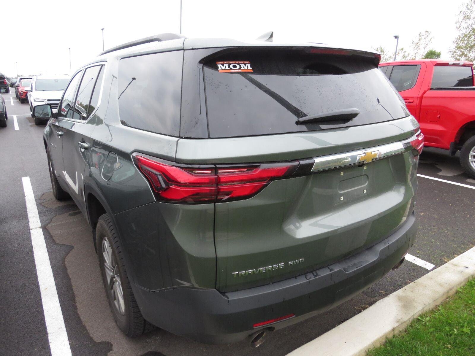Used 2023 Silver Sage Metallic Chevrolet LT Cloth image 11
