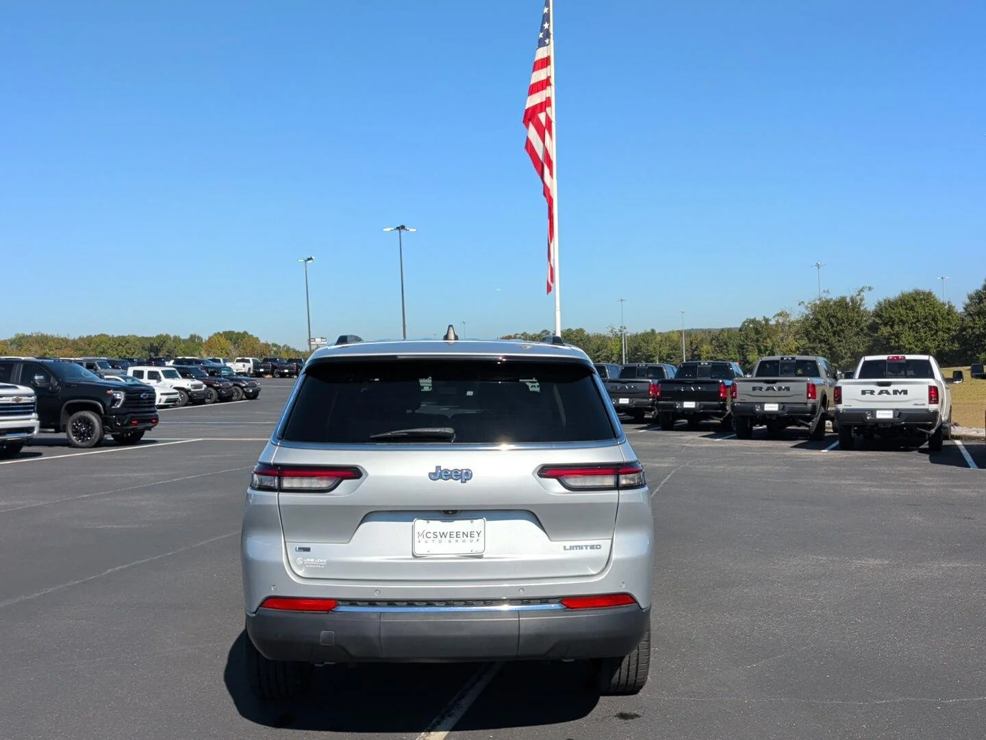 Used 2021 Silver Jeep Limited image 4