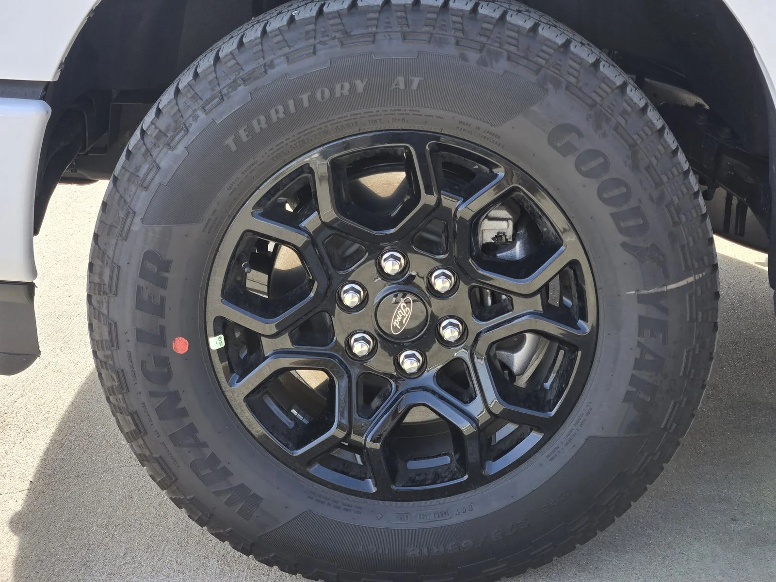 New 2026 Oxford White Ford XLT image 7