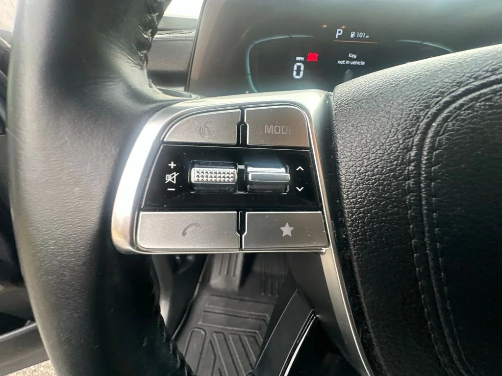 Used 2024 Silver Kia LX image 14