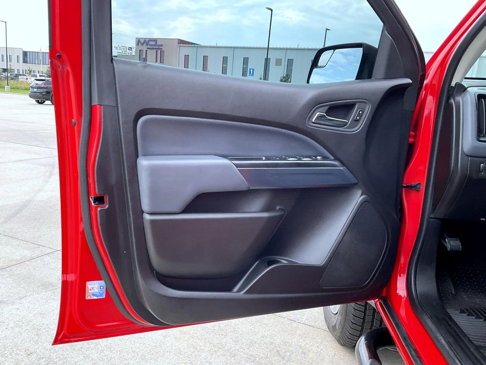 Used 2017 Red Chevrolet Z71 image 10