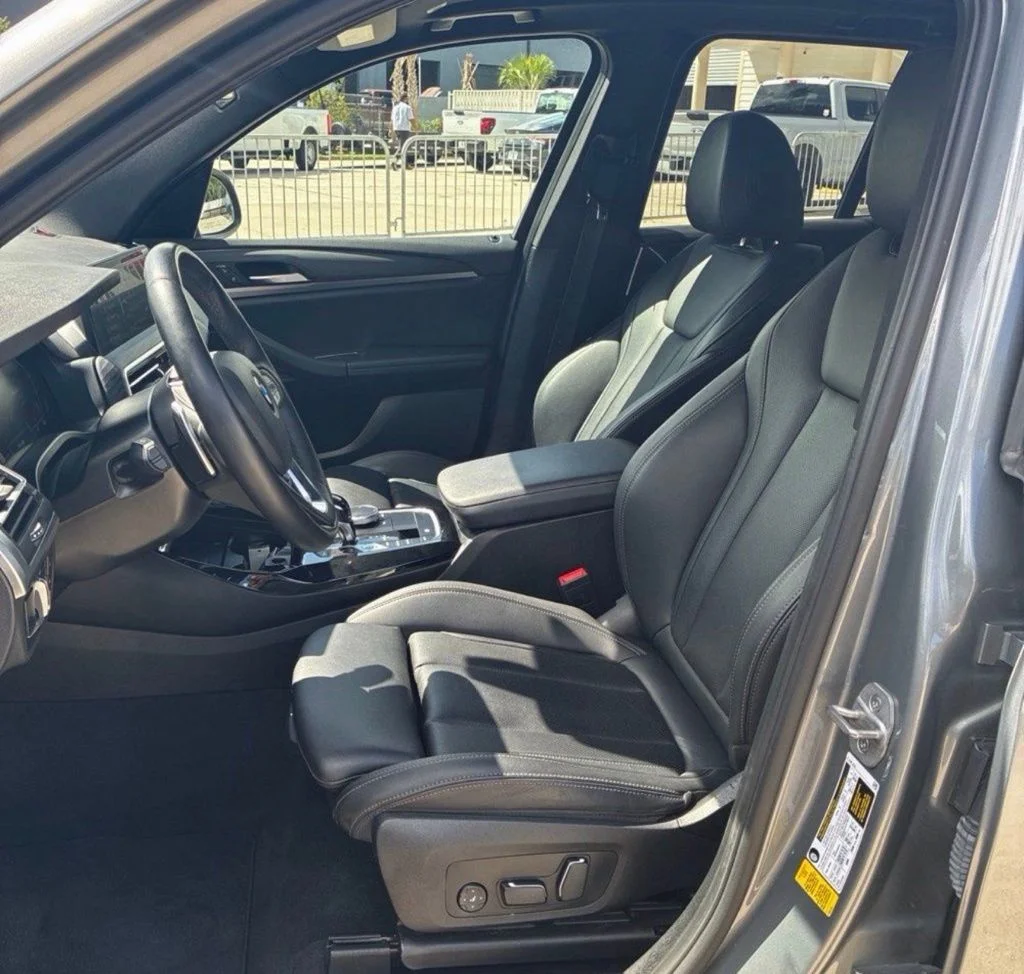 Used 2024 Gray BMW sDrive30i image 9