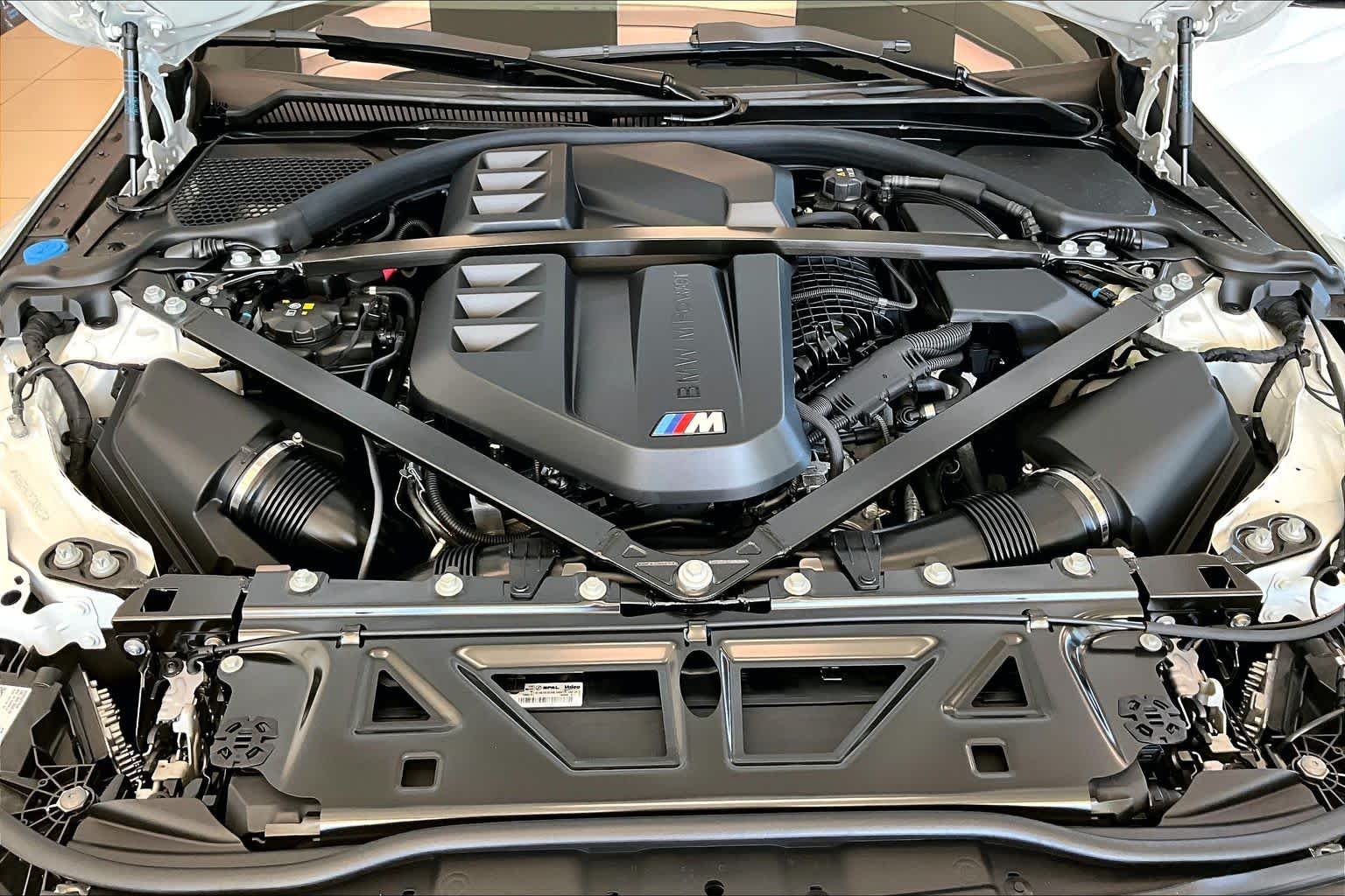 Used 2026 Alpine White BMW Competition image 16