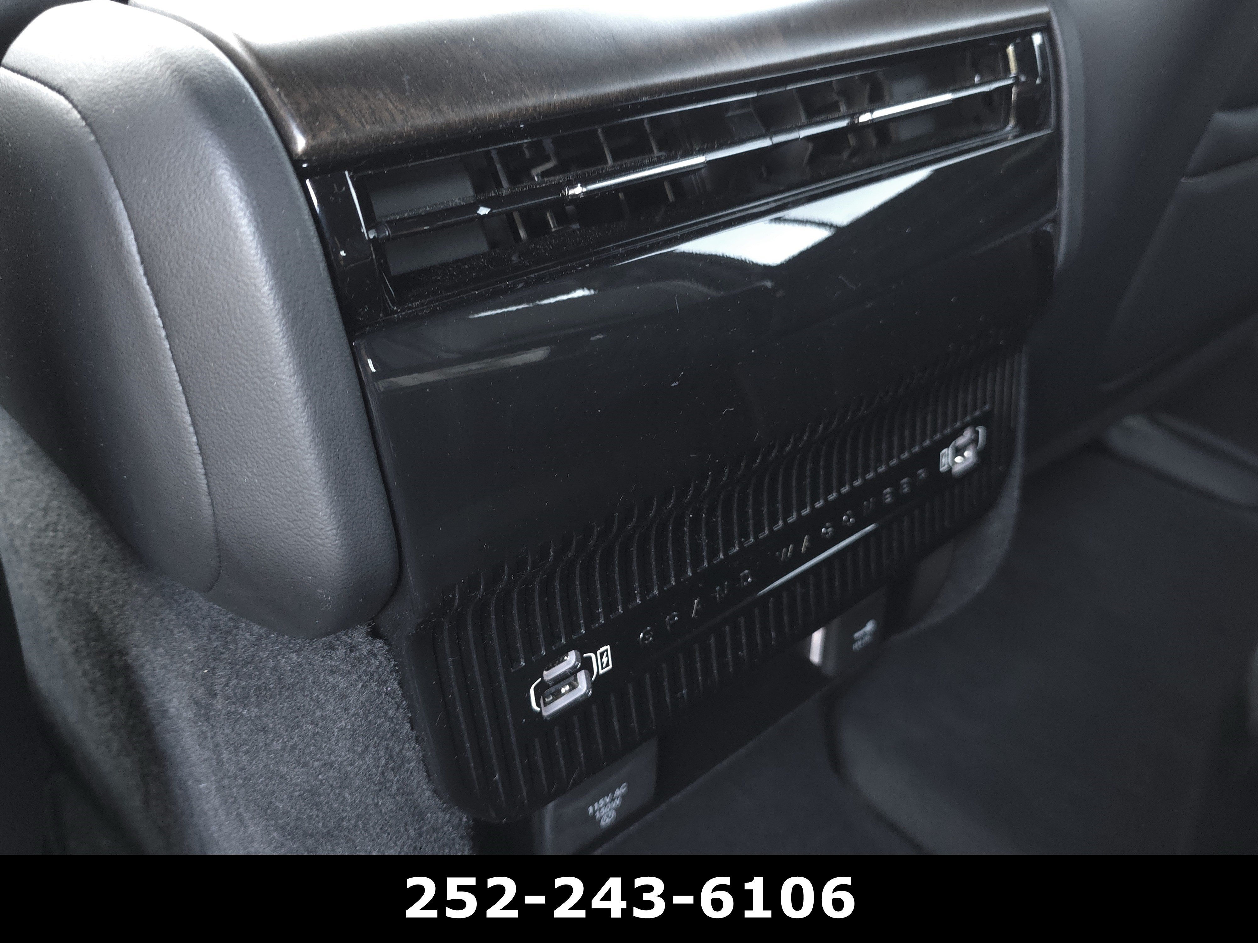 Used 2022 Diamond Black Crystal Pearlcoat Jeep Series II image 44