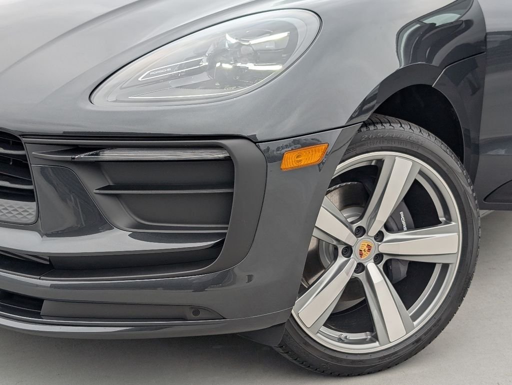 2026 Porsche Macan T - Photo 10