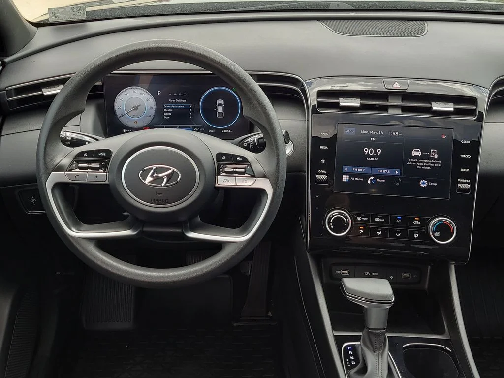 Used 2023 Black Hyundai SEL image 17