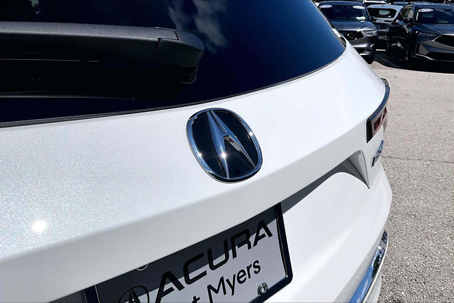 Used 2026 Platinum White Pearl Acura  image 10