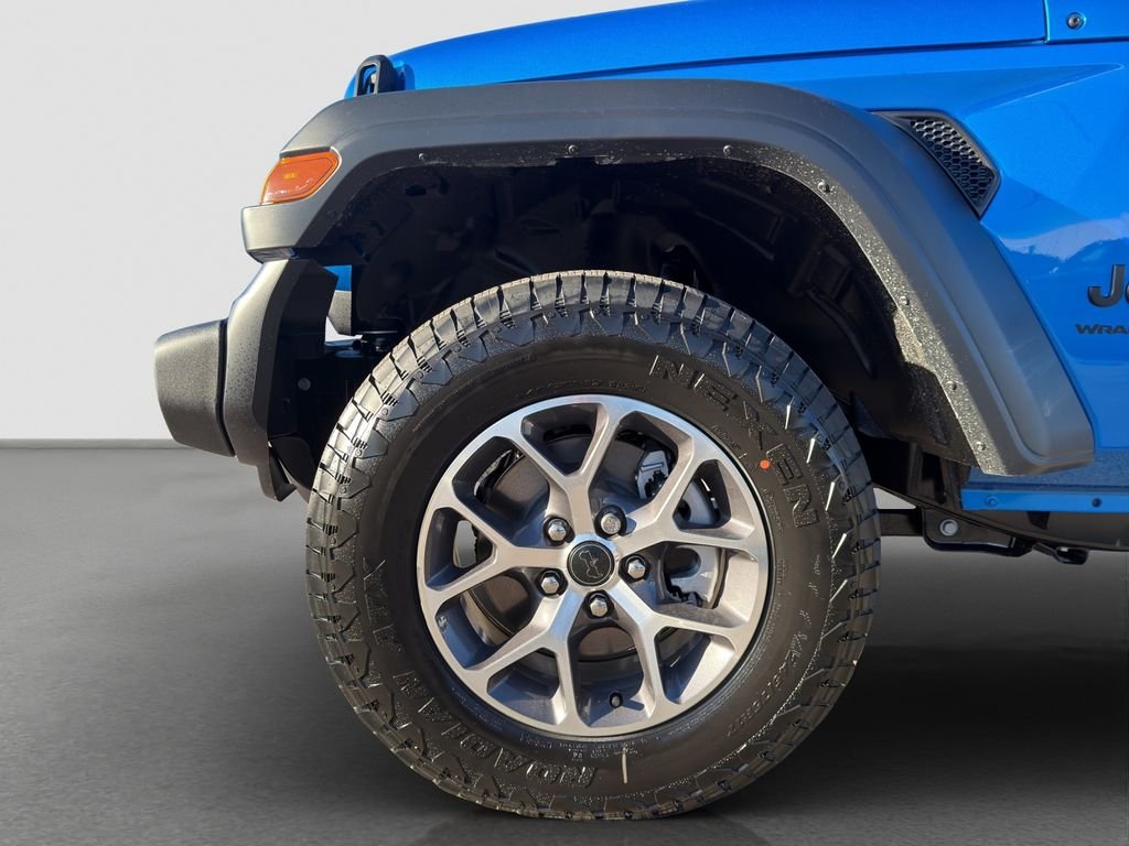 New 2026 Hydro Blue Pearl-Coat Exterior Paint Jeep Sport S image 22