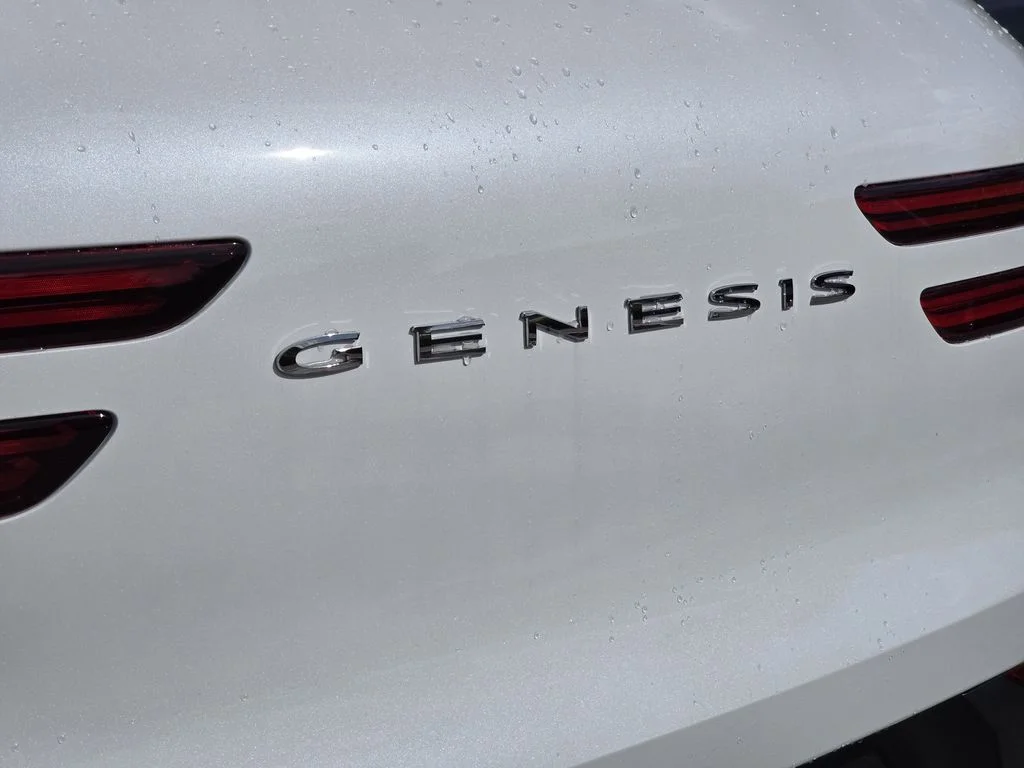 New 2027 White Genesis 2.5T Select image 6