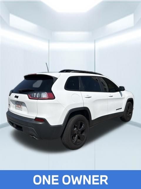Used 2020 White Jeep Latitude Plus image 3