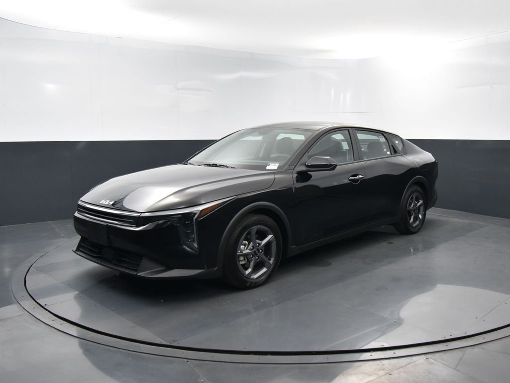 2025 Kia K4 LXS AT's photo