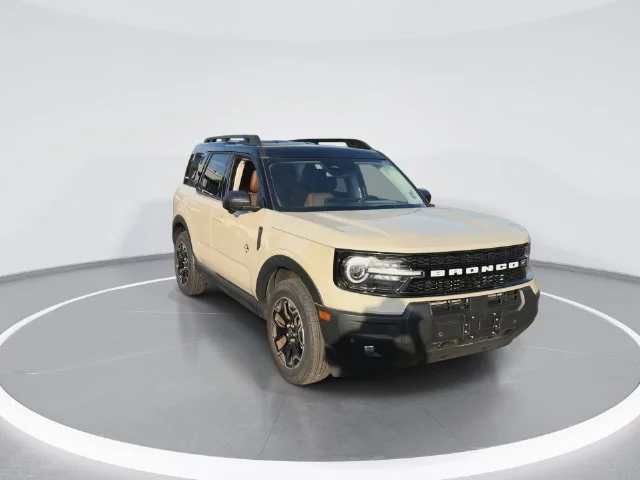 Used 2025 Beige Ford Outer Banks image 3