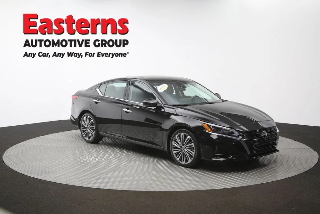Used 2023 Black Nissan 2.5 SL image 49