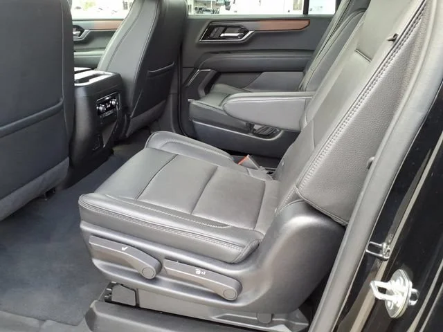 Used 2025 Onyx Black GMC Denali image 15