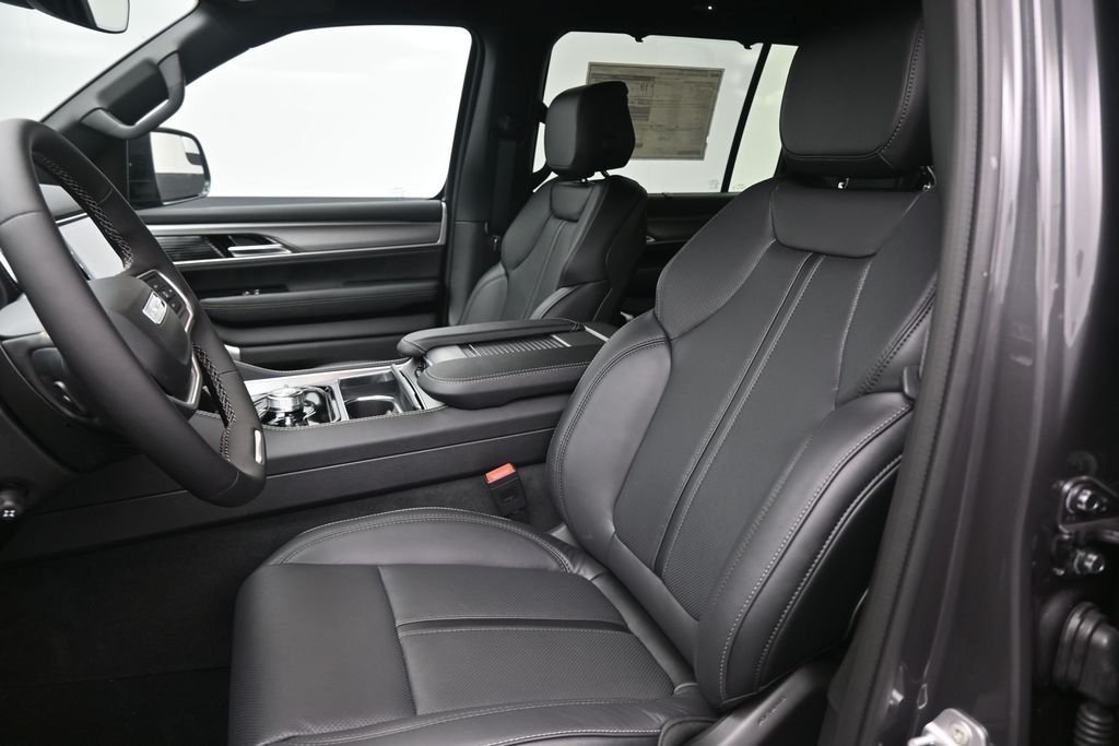 New 2026 Baltic Gray Metallic Clearcoat Jeep Limited Reserve image 33