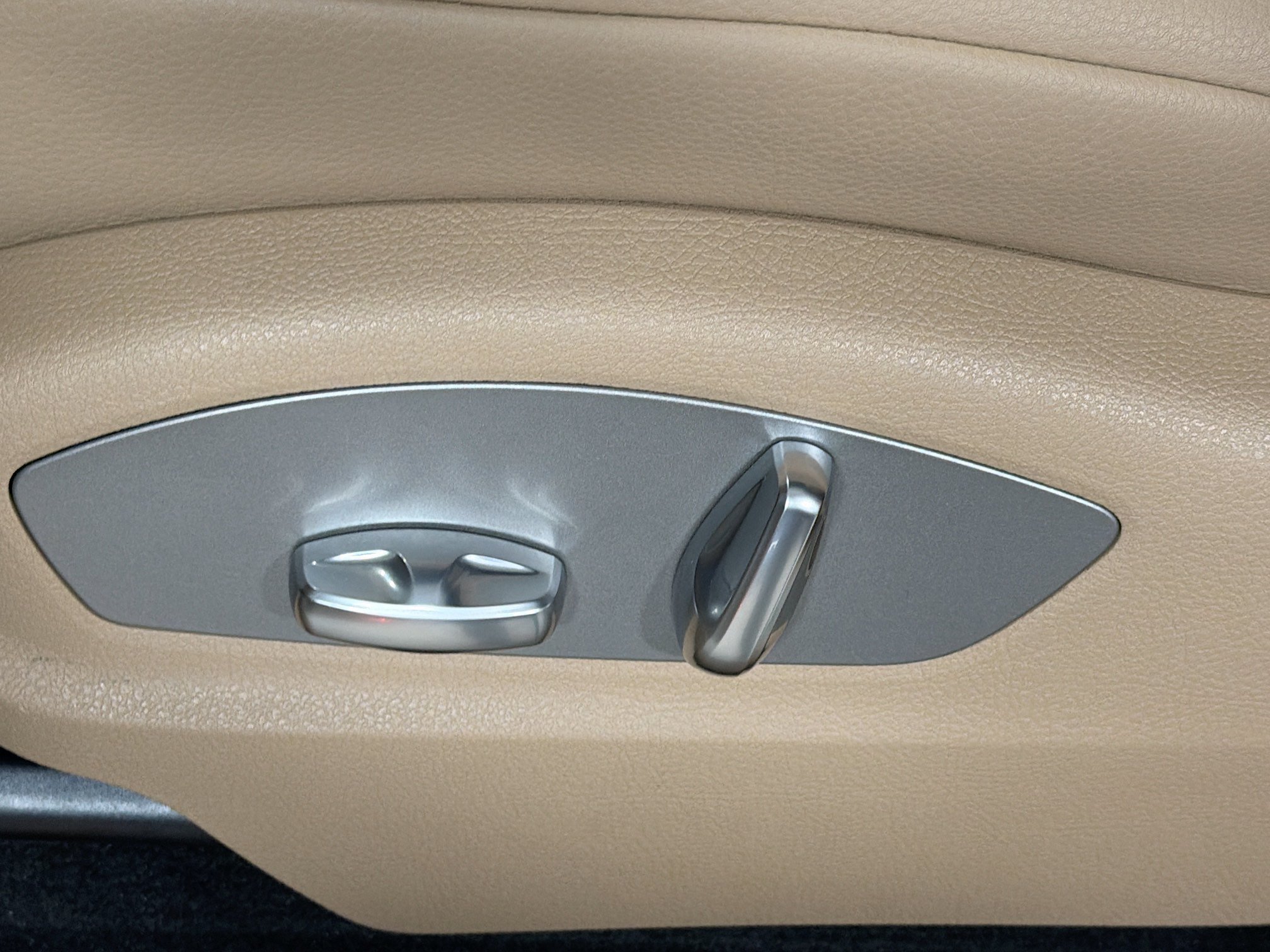 Certified Used 2026 White Porsche  image 25