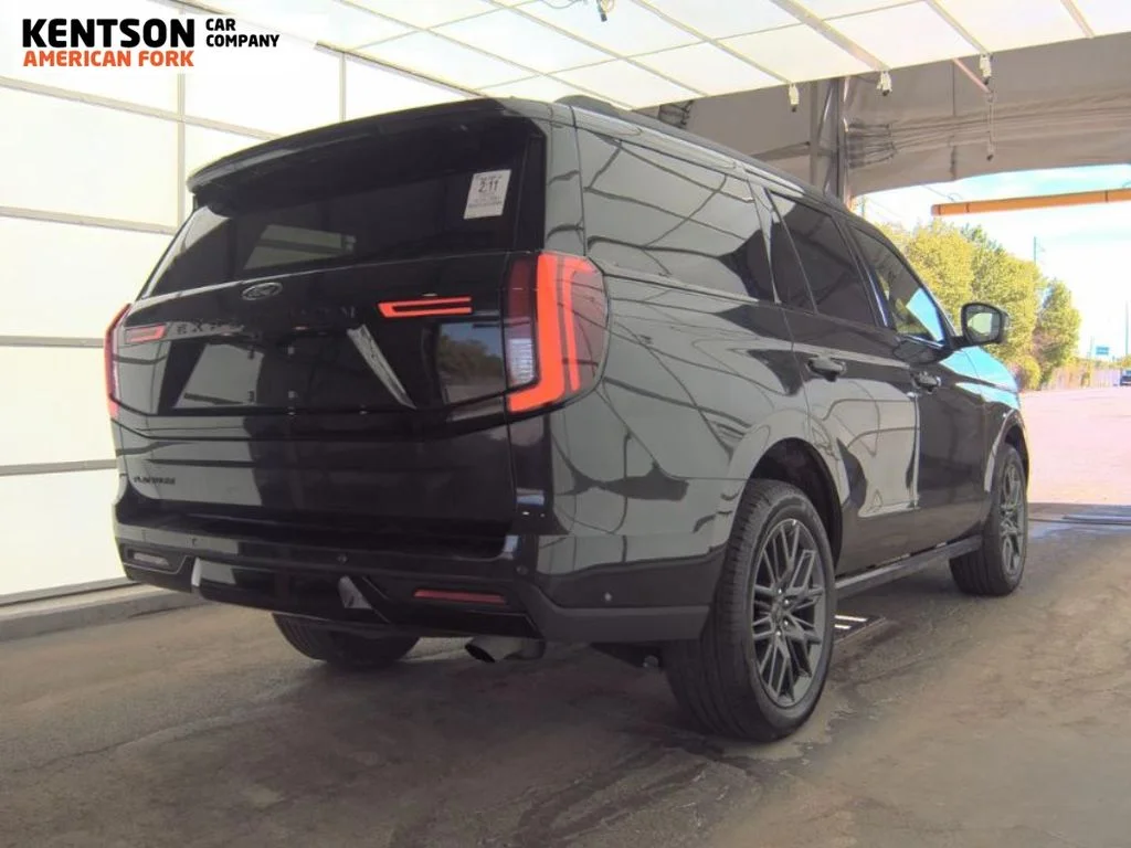 Used 2025 Gray Ford Platinum image 3