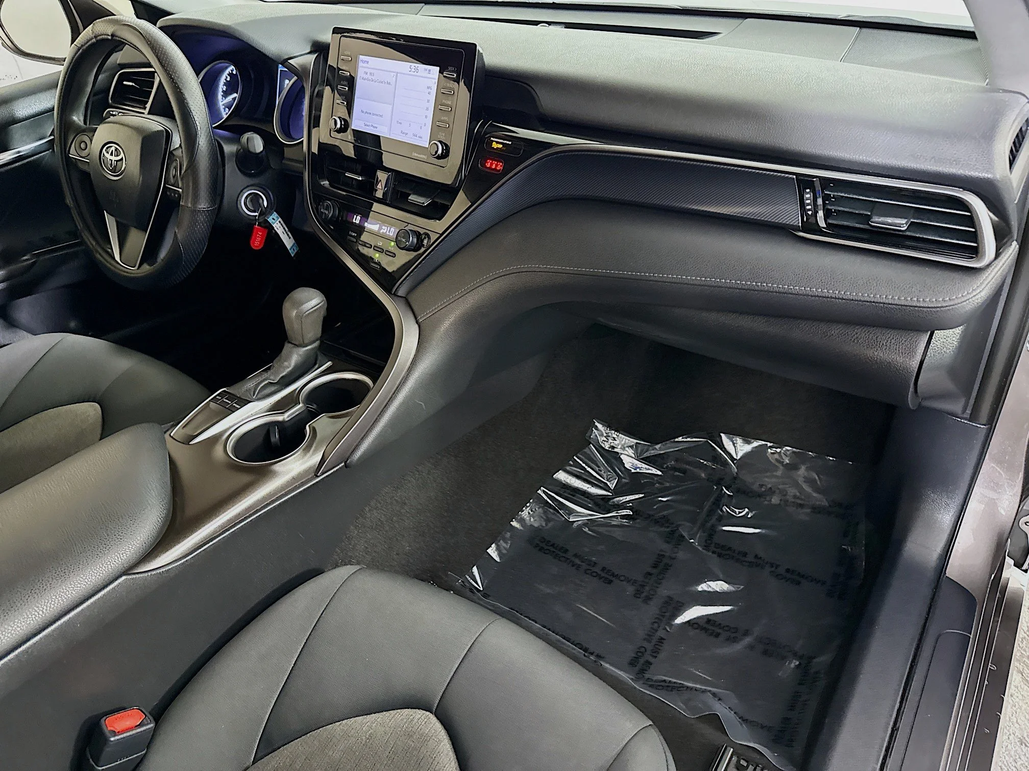 Used 2022 Predawn Gray Mica Toyota LE image 25