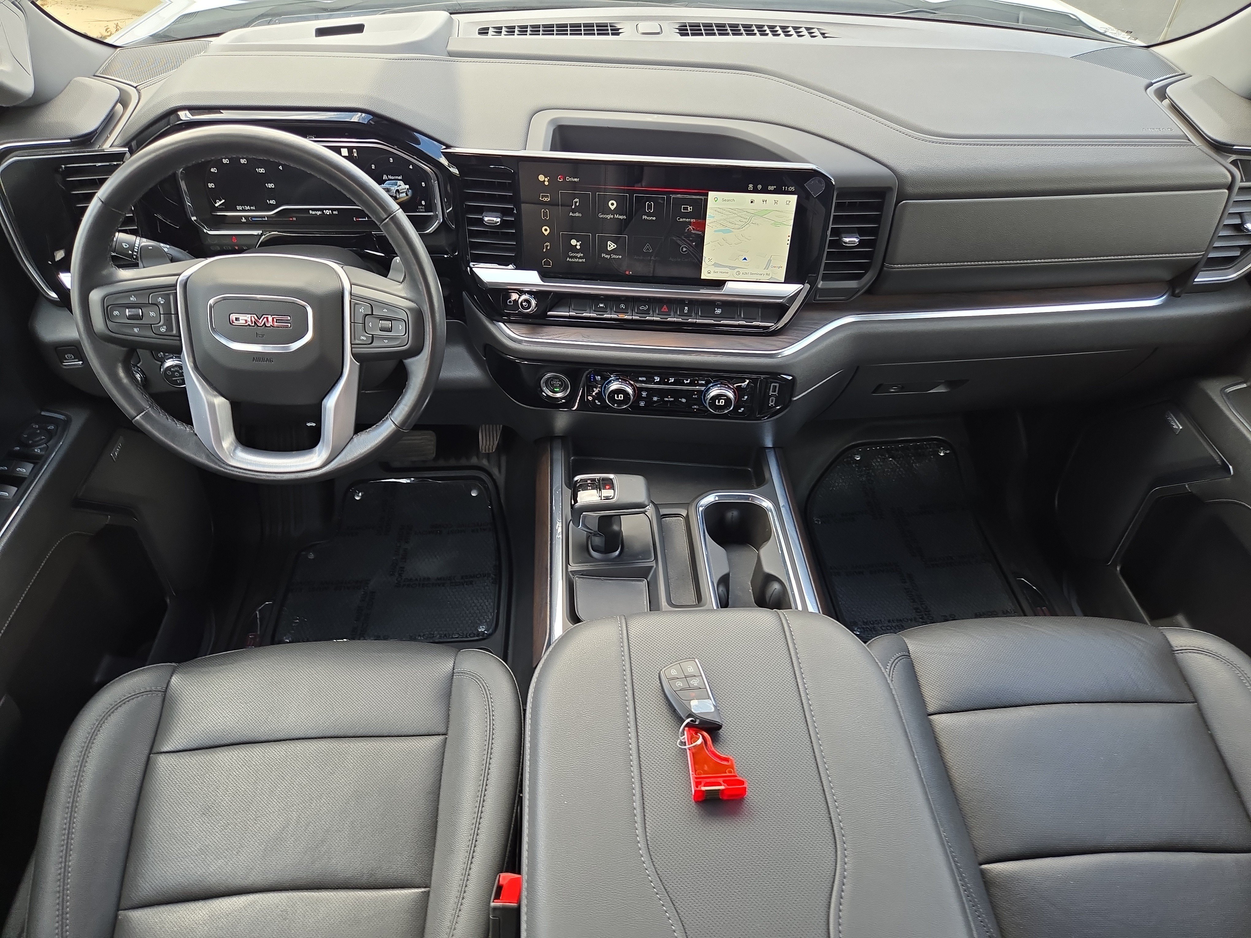 Used 2023 White Frost Tricoat GMC SLT image 21