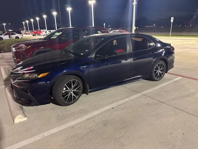 2021 Toyota Camry Hybrid SE