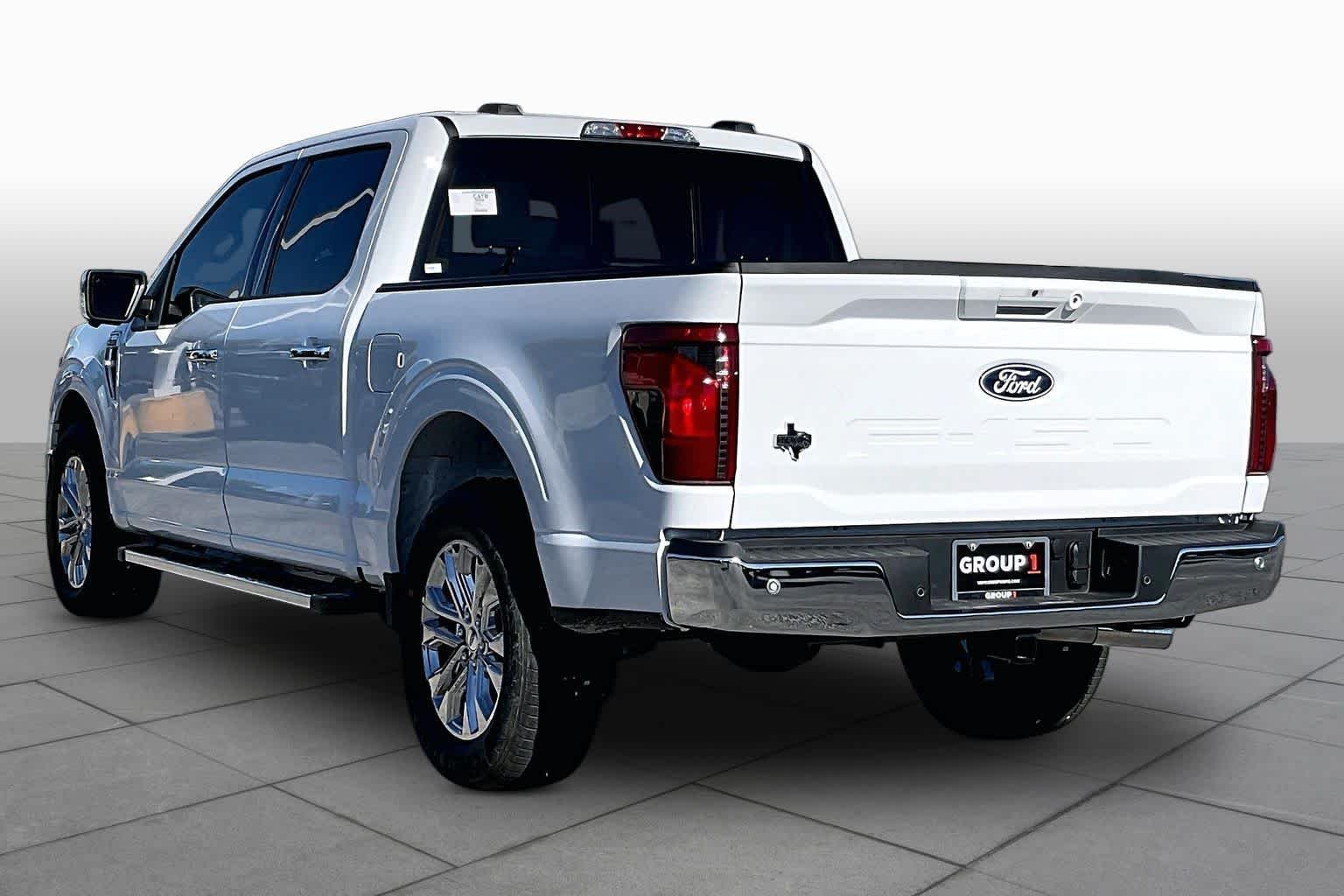 New 2026 Oxford White Ford XLT image 9