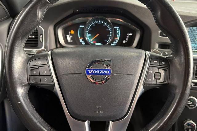 Used 2015 Gray Metallic Volvo T5 Premier image 31