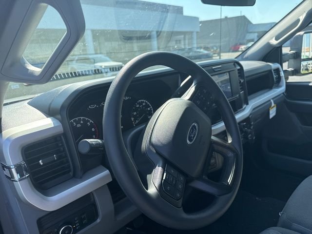 New 2026 Oxford White Ford F-350® XL image 10