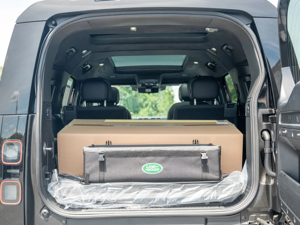 New 2026 Santorini Black Land Rover V8 image 25