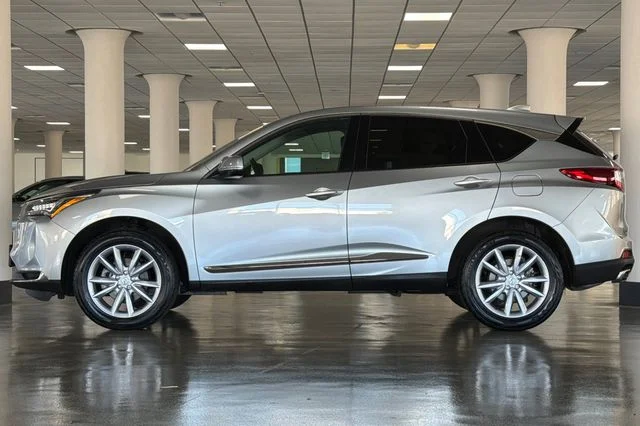 Used 2023 Lunar Silver Metallic Acura Base image 9