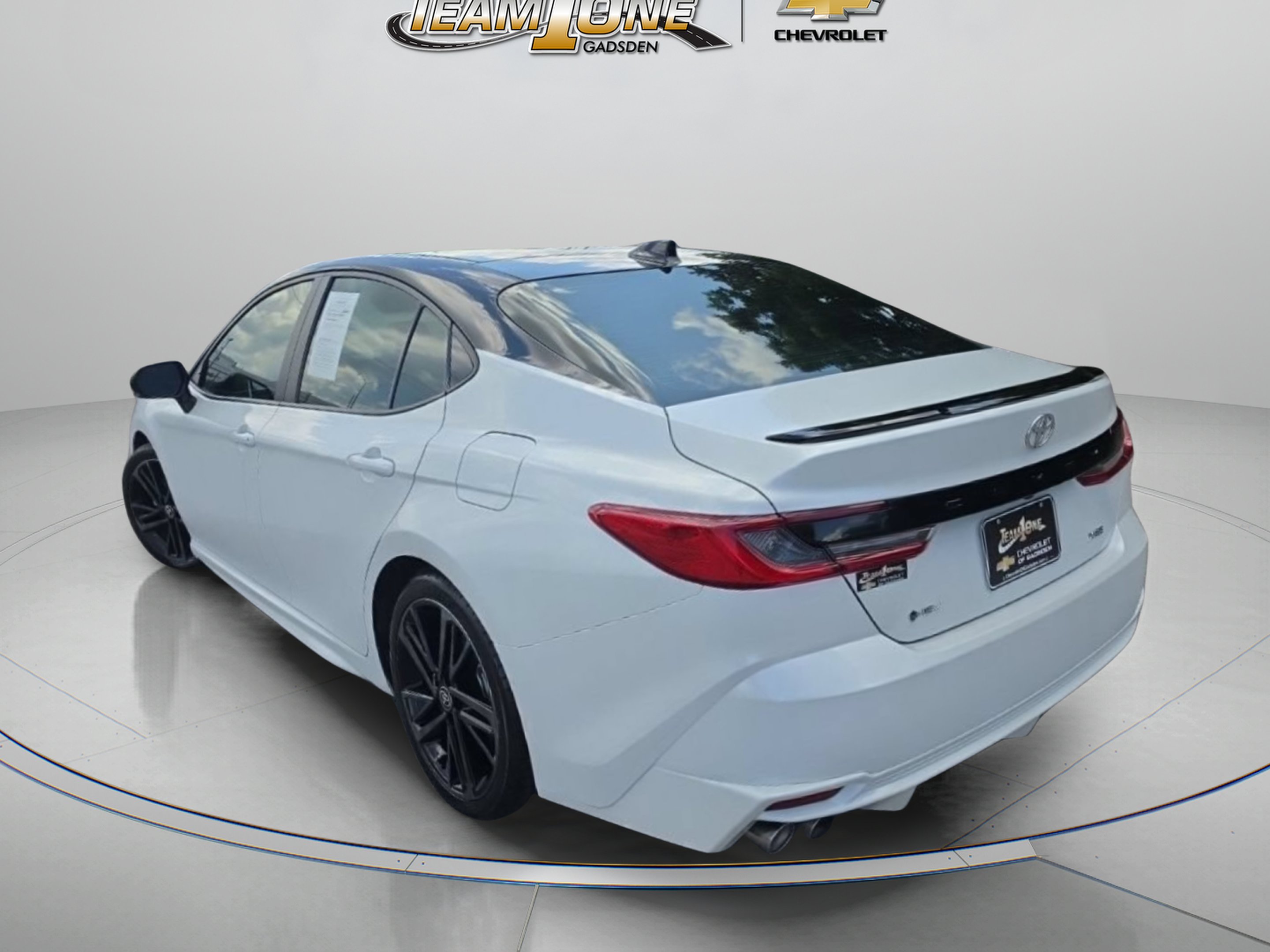 Used 2025 Off-white Toyota XSE image 5
