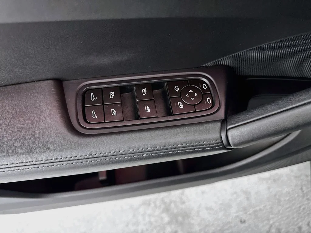 Used 2024 Blue Porsche Base image 18