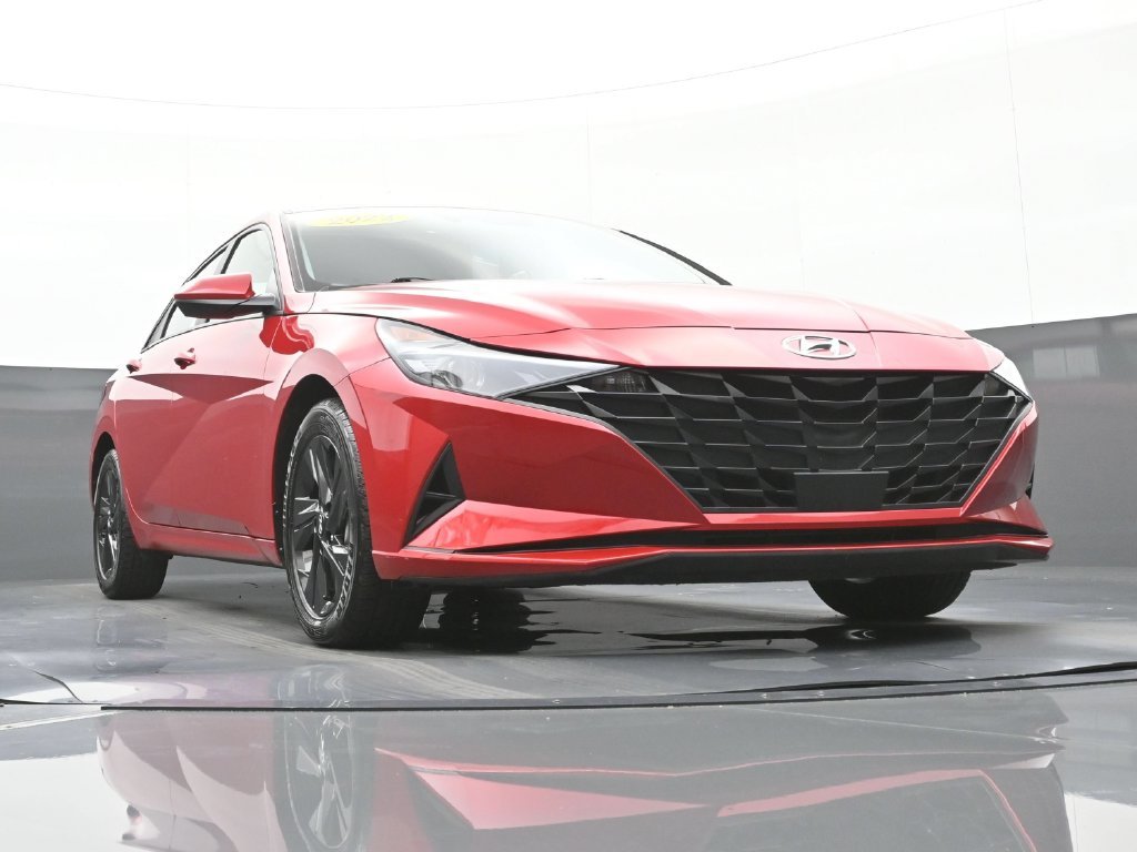 Certified Used 2022 Red Hyundai SEL image 38