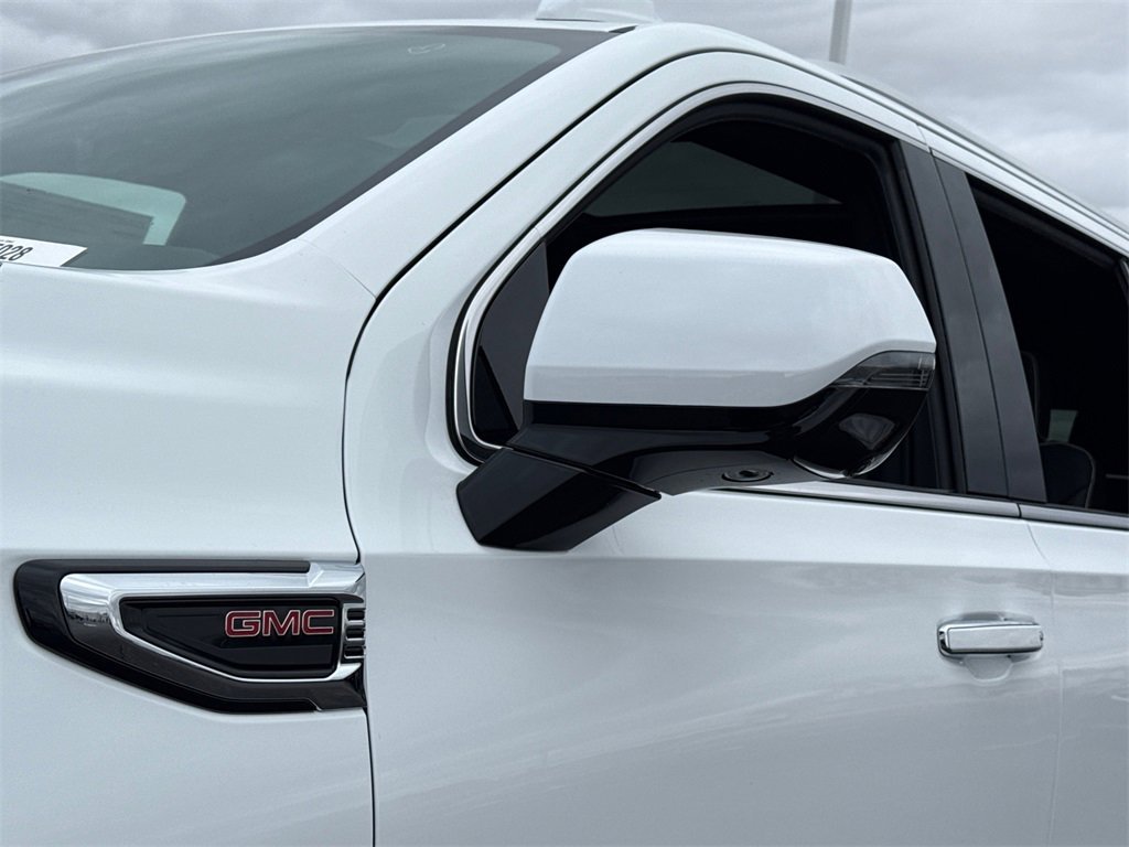 2026 GMC YUKON XL - Image 11