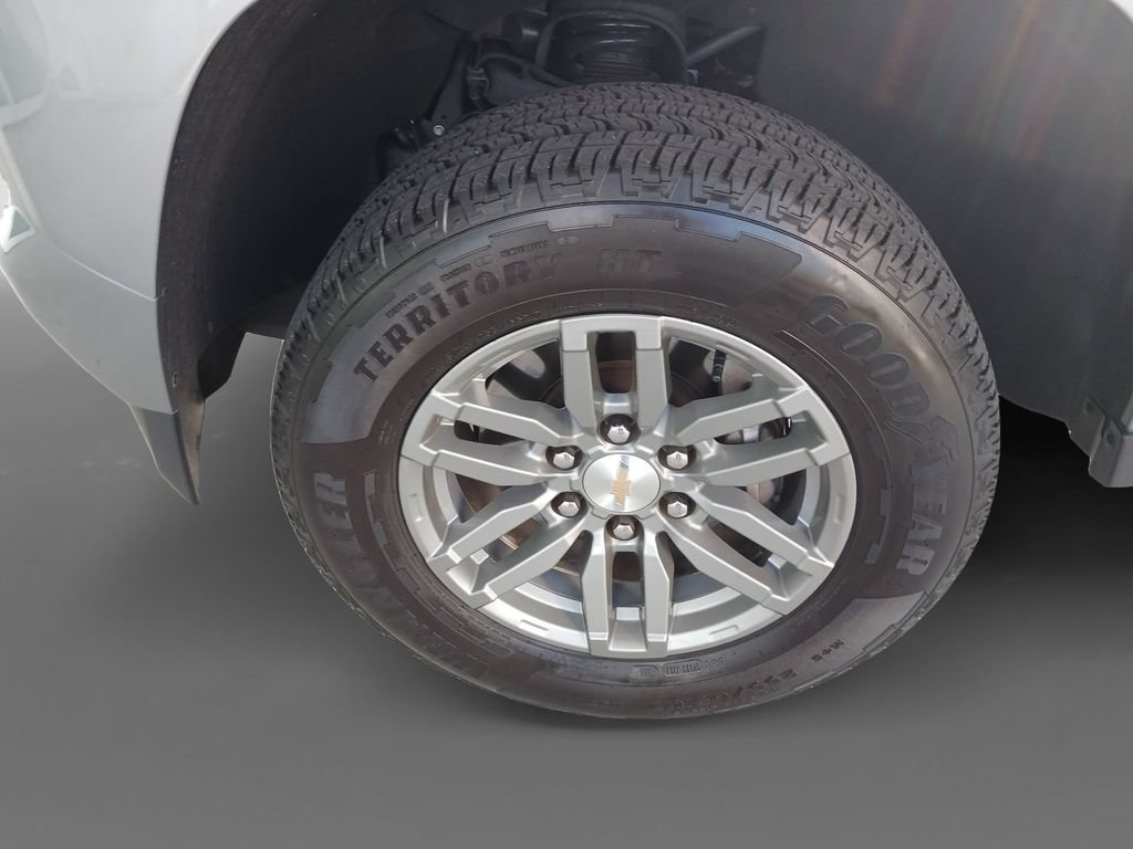 Used 2025 Sterling Gray Metallic Chevrolet WT/LT image 15