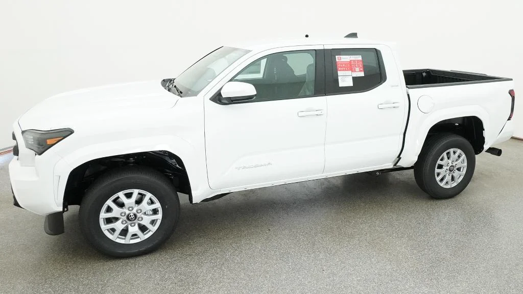 New 2026 Ice Cap Toyota SR5 image 5
