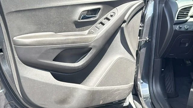 Used 2018 NIGHTFALL GRAY METALLIC Chevrolet LT image 23