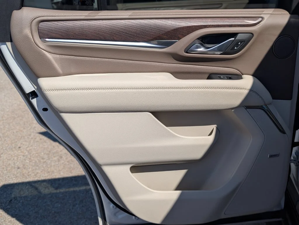 Used 2023 White GMC Denali image 33