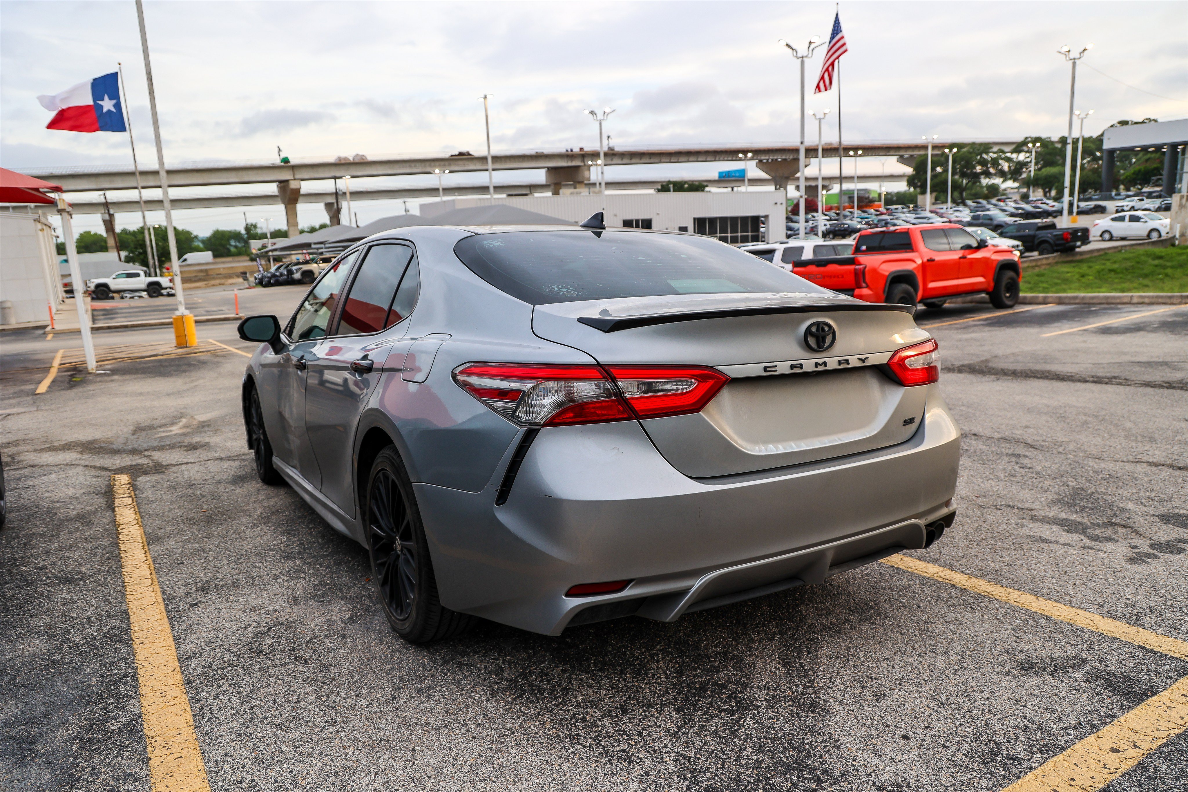 Used 2019 Silver Toyota SE image 9