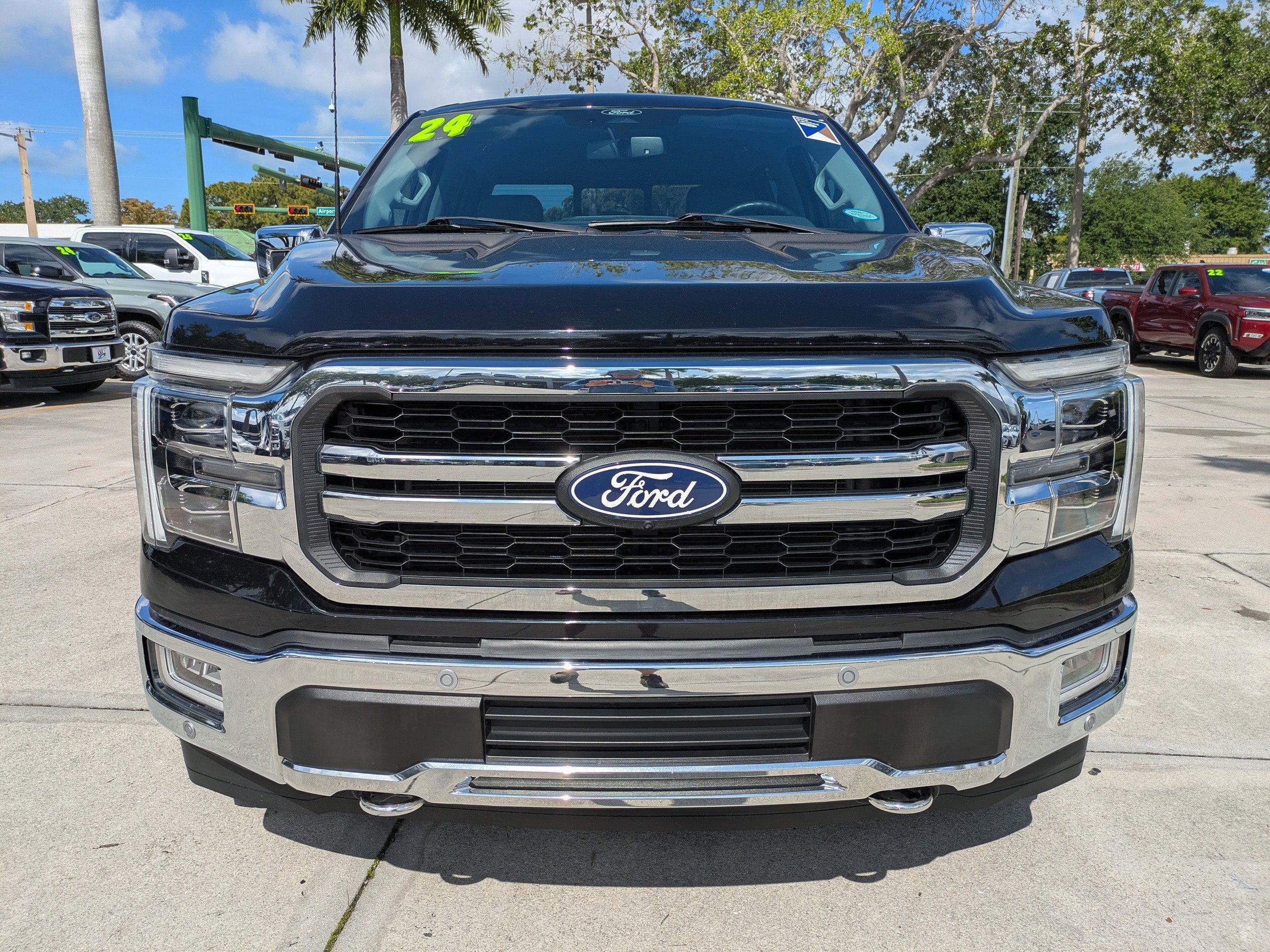 Used 2024 Black Metallic Ford LARIAT image 8